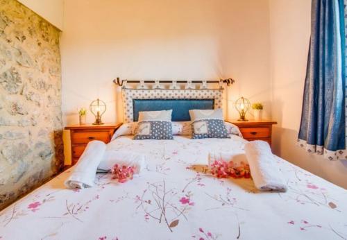 Villa In Inca Sleeps 8 With Pool Air Con And Wifi