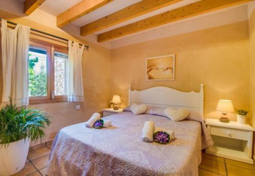 Villa In Inca Sleeps 8 With Pool Air Con And Wifi