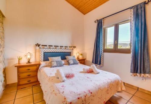 Villa In Inca Sleeps 8 With Pool Air Con And Wifi