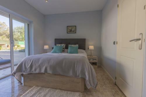 Finca Con Piscina Privada Y Basquet