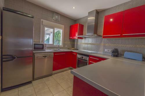 Finca Con Piscina Privada Y Basquet