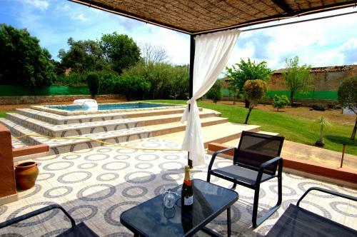 Finca Con Piscina Privada Y Basquet