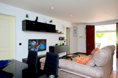 Finca Con Piscina Privada Y Basquet