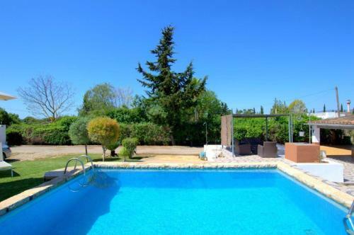 Finca Con Piscina Privada Y Basquet