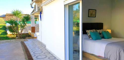 Finca Con Piscina Privada Y Basquet