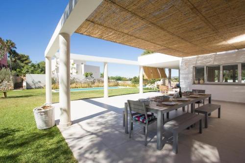 Xabia Villa Sleeps 8 Pool Wifi