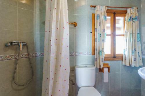 Mountain View Villa With Private Pool & Parking