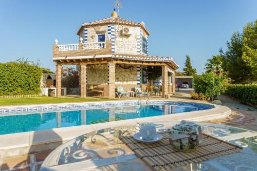 Mountain View Villa With Private Pool & Parking