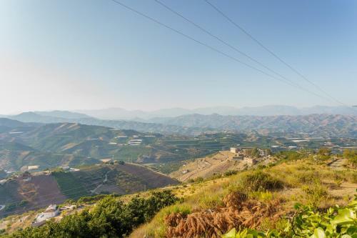 Mountain View Villa With Private Pool & Parking