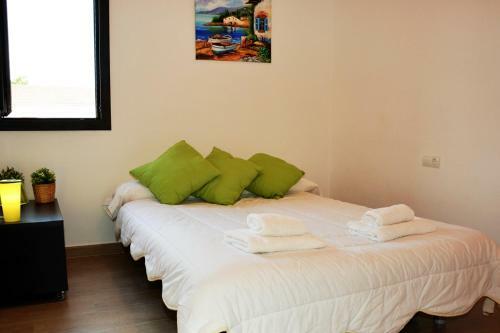 Jafra Villa Sleeps 9 With Pool And Air Con