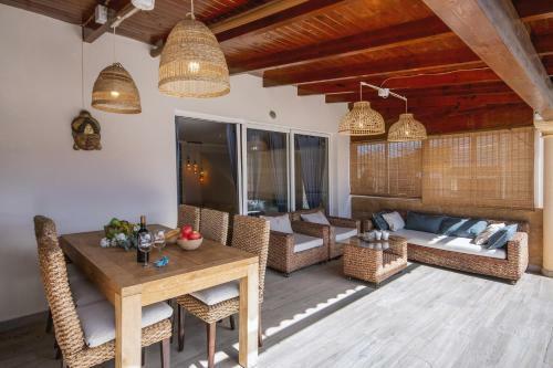 Xabia Apartment Sleeps 8 With Air Con And Wifi