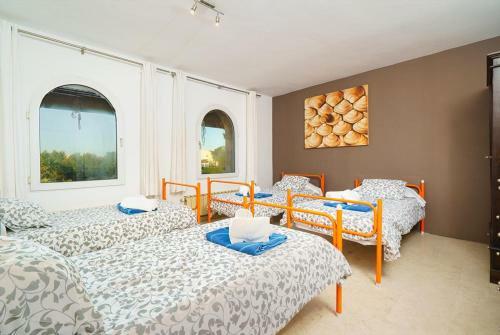 Javea Villa Sleeps 12 With Pool And Wifi