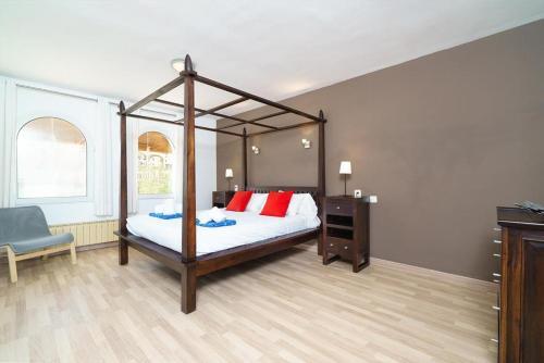 Javea Villa Sleeps 12 With Pool And Wifi