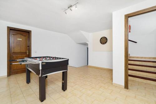 Javea Villa Sleeps 12 With Pool And Wifi
