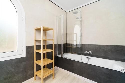 Javea Villa Sleeps 16 With Pool And Wifi