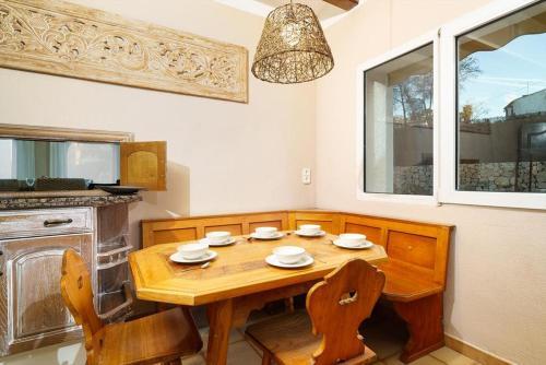 Javea Villa Sleeps 16 With Pool And Wifi