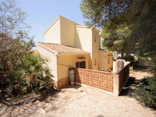 Javea Villa Sleeps 11 With Pool And Wifi