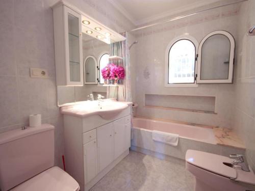 Javea Villa Sleeps 11 With Pool And Wifi