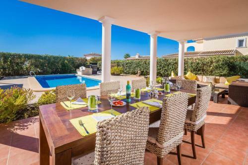 Javea Villa Sleeps 6 With Pool Air Con And Free Wifi