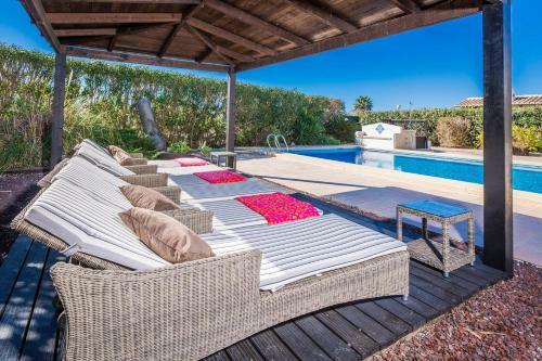 Javea Villa Sleeps 6 With Pool Air Con And Free Wifi