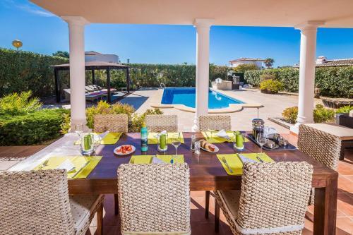 Javea Villa Sleeps 6 With Pool Air Con And Free Wifi