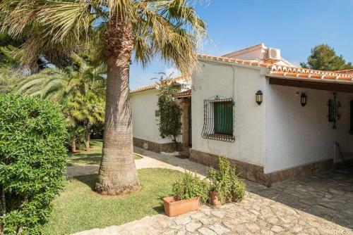 Javea Villa Sleeps 10 With Pool Air Con And Free Wifi