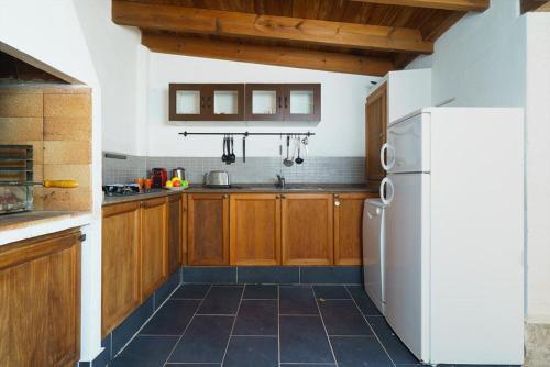 Javea Villa Sleeps 10 With Pool Air Con And Free Wifi