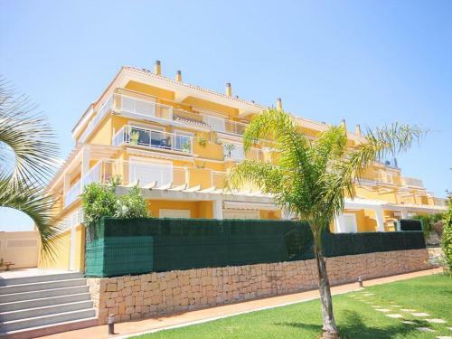 Apartment In Javea Sleeps 4 With Pool Air Con And Wifi