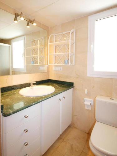 Apartment In Javea Sleeps 4 With Pool Air Con And Wifi