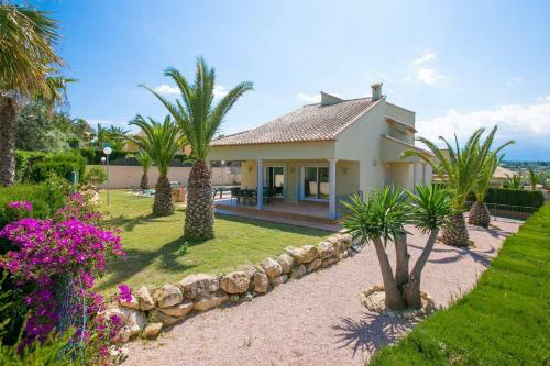 0339 Villa Fresno