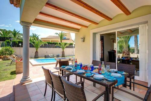 0339 Villa Fresno