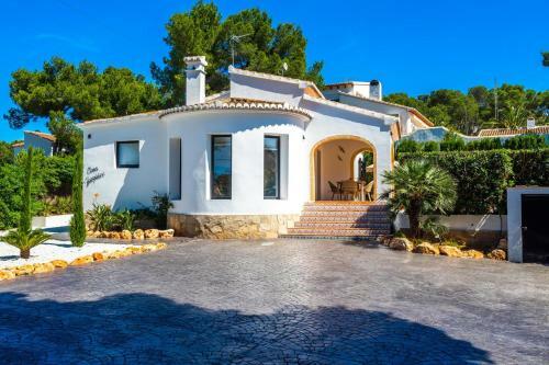 Xabia Villa Sleeps 4 Pool Air Con Wifi