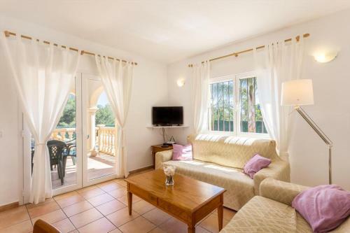 Javea Holiday Home Sleeps 4 With Pool Air Con And Wifi