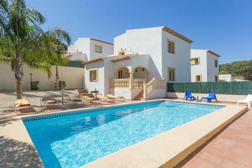 Javea Holiday Home Sleeps 4 With Pool Air Con And Wifi