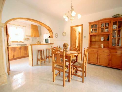Javea Villa Sleeps 15 With Pool And Wifi