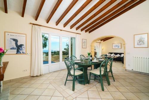 Javea Villa Sleeps 6 With Pool Air Con And Free Wifi