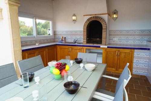Javea Villa Sleeps 6 With Pool Air Con And Free Wifi