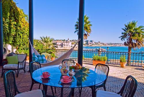 Bed & Breakfast Cascais Front Sea Bay View