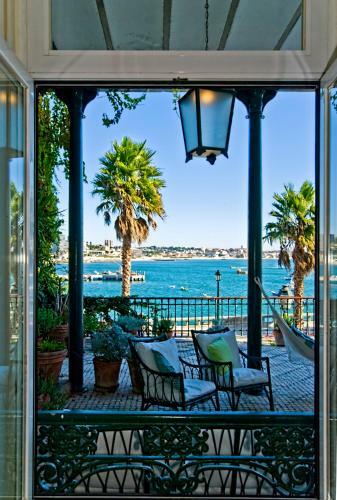 Bed & Breakfast Cascais Front Sea Bay View