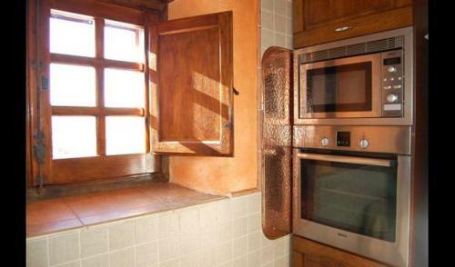 Juncosa Villa Sleeps 11 With Pool