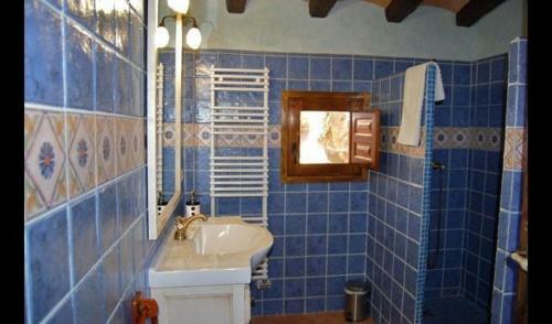 Juncosa Villa Sleeps 11 With Pool