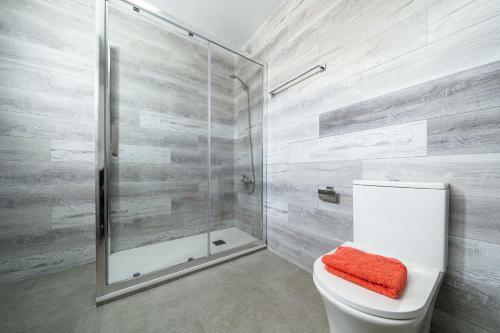 Hauzify I Apartament Esmeralda