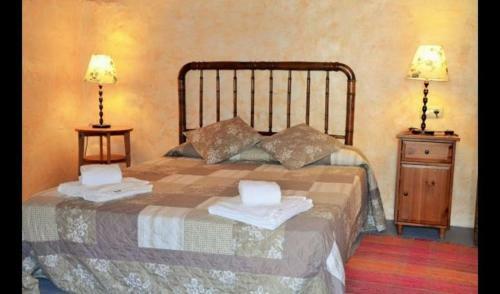 La Bisbal Villa Sleeps 2 With Pool