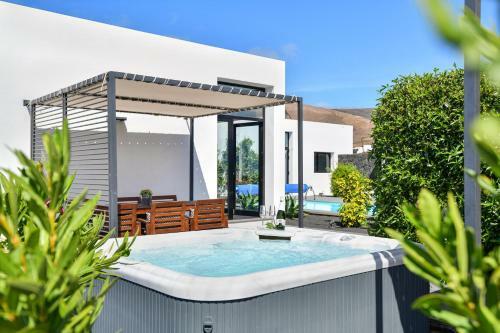 Villa Iconic