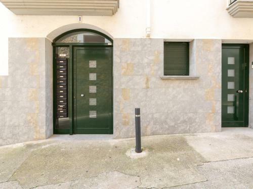 Welcoming Apartment Situated Only 25m From Escala Beach!