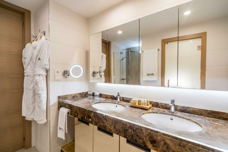 Hotel Barcel� La Nuc�a Hills