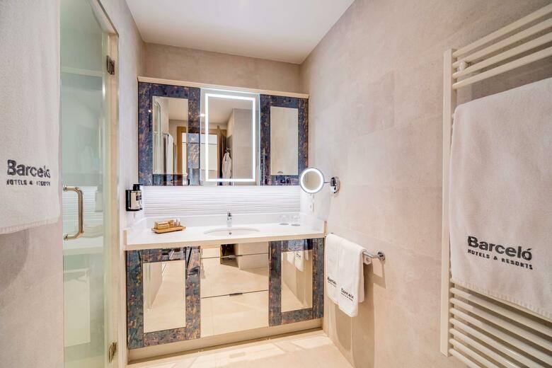 Hotel Barcel� La Nuc�a Hills