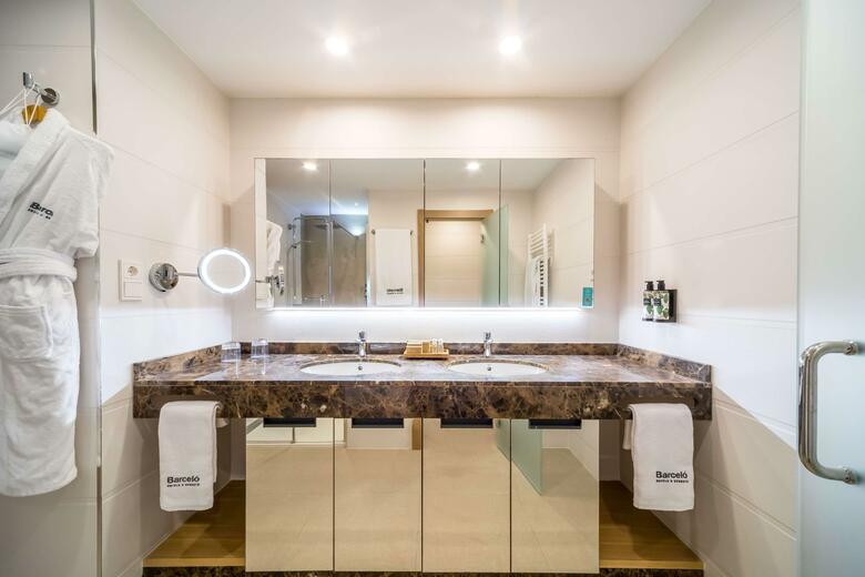 Hotel Barcel� La Nuc�a Hills