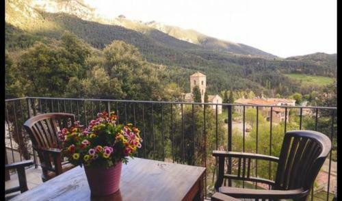 La Nou de Bergueda Villa Sleeps 5 With Pool