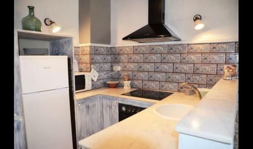 Villa In La Llacuna Sleeps 6 With Pool
